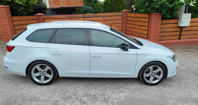 Seat Leon cena 62000 przebieg: 180000, rok produkcji 2017 z Chocz małe 106
